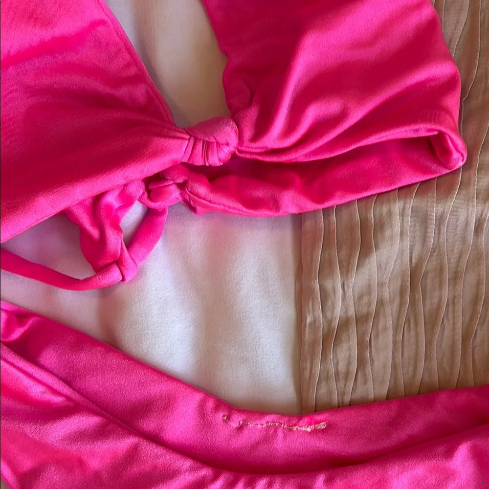 Vibrant Pink Bikini Set - Picture 4 of 4